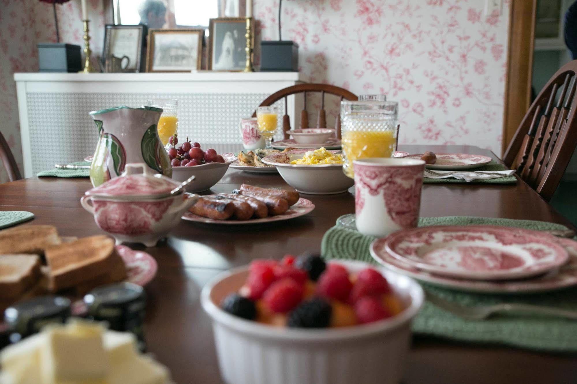 Harrison House Bed & Breakfast เนเปอร์วิลล์ ภายนอก รูปภาพ