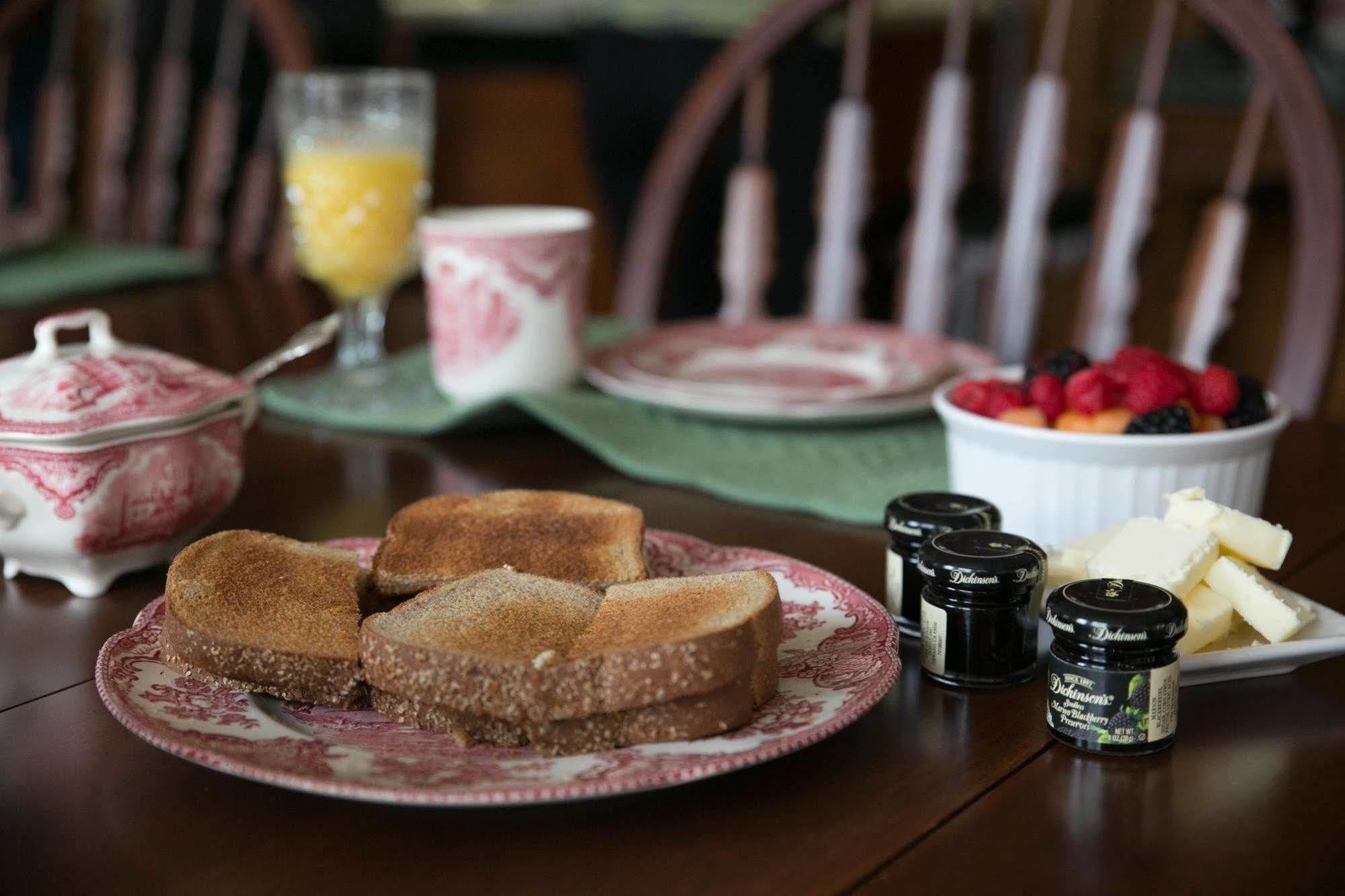 Harrison House Bed & Breakfast เนเปอร์วิลล์ ภายนอก รูปภาพ