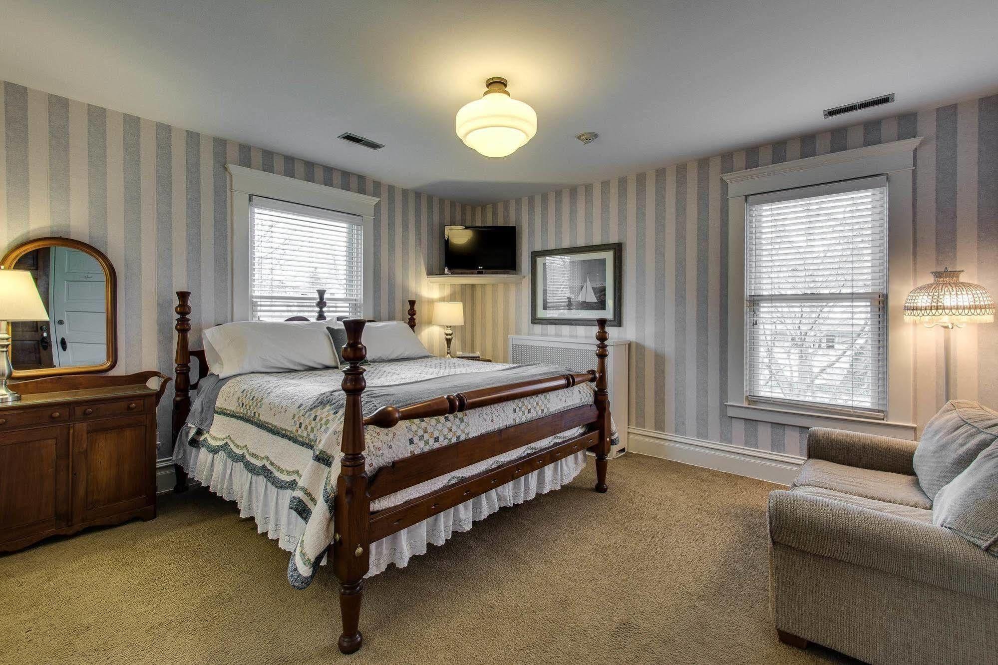 Harrison House Bed & Breakfast เนเปอร์วิลล์ ภายนอก รูปภาพ