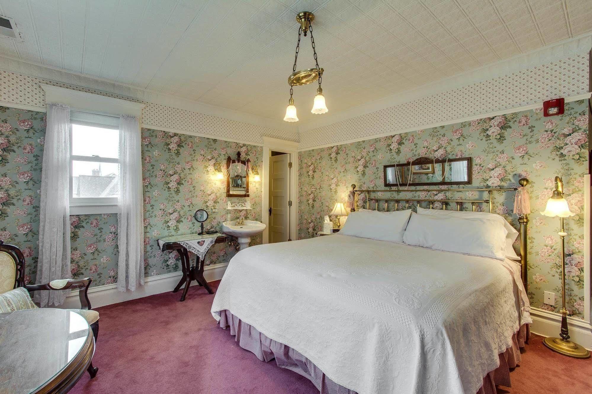 Harrison House Bed & Breakfast เนเปอร์วิลล์ ภายนอก รูปภาพ