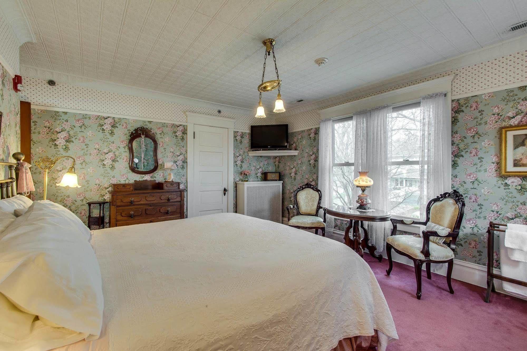 Harrison House Bed & Breakfast เนเปอร์วิลล์ ภายนอก รูปภาพ