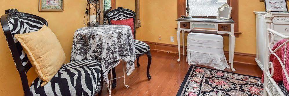 Harrison House Bed & Breakfast เนเปอร์วิลล์ ภายนอก รูปภาพ