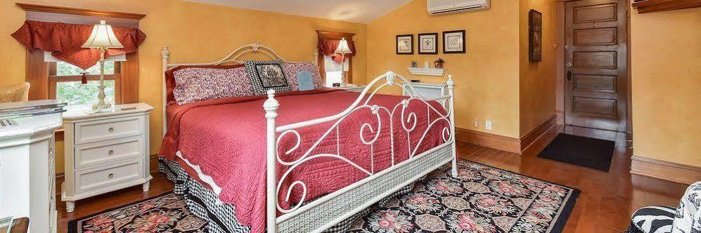 Harrison House Bed & Breakfast เนเปอร์วิลล์ ภายนอก รูปภาพ