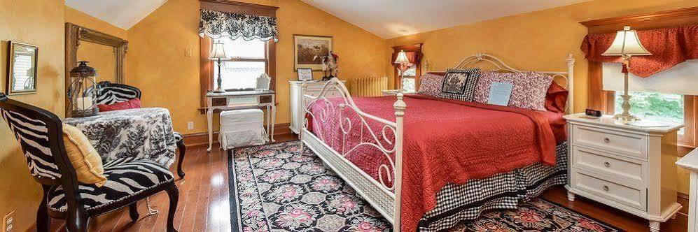 Harrison House Bed & Breakfast เนเปอร์วิลล์ ภายนอก รูปภาพ